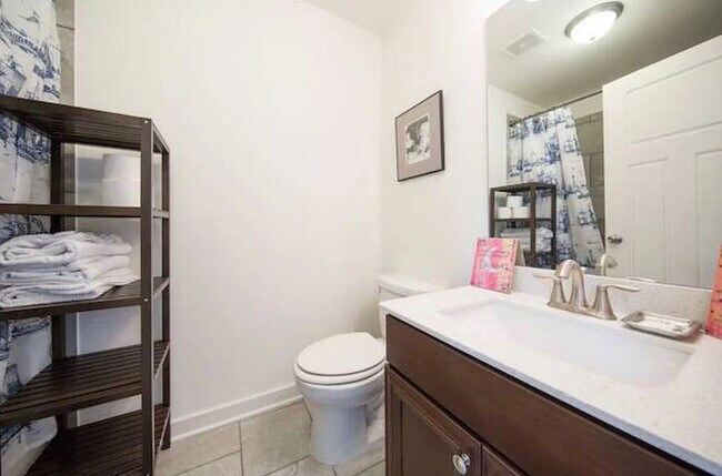 Foto del edificio - 2661 Telfair Dr