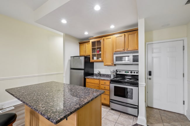 Building Photo - 1520 McCulloh St