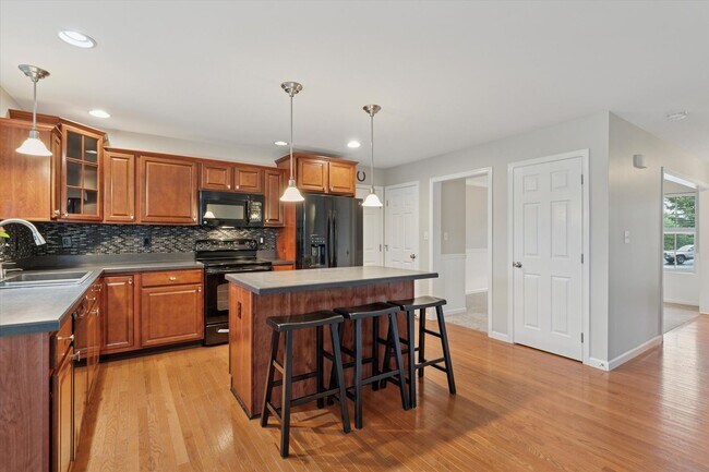 Building Photo - Spacious Single-Family Home On Over A 1/2 ...