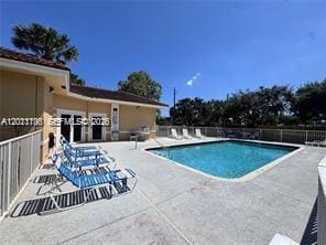 Foto del edificio - 9909 Westwood Dr