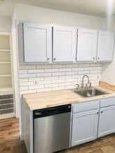 Building Photo - 88 W 50 S