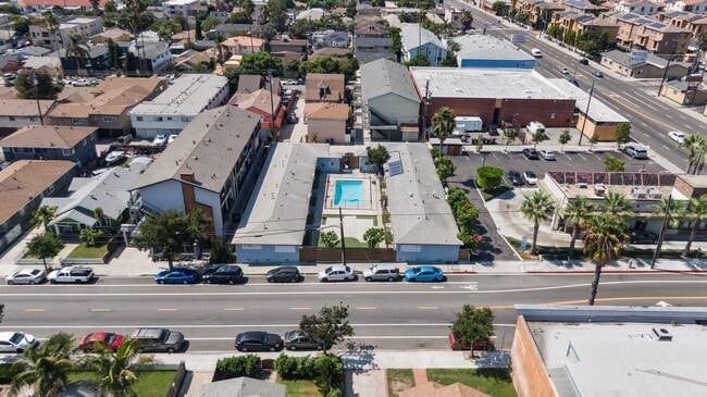 Building Photo - 1765 Obispo Ave