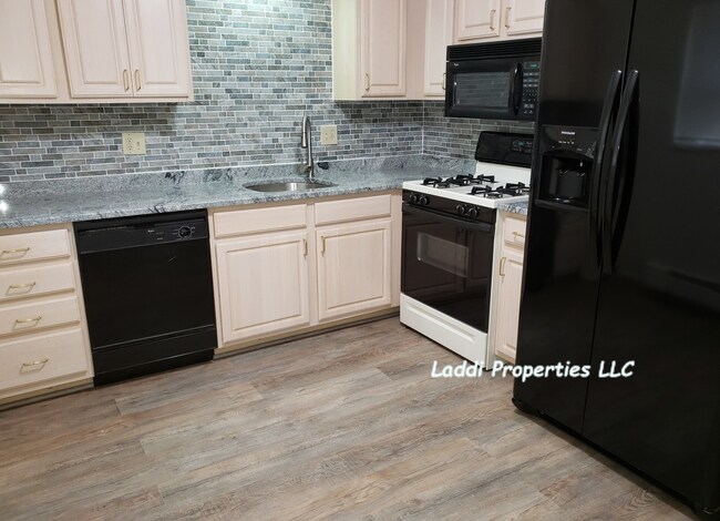 Kitchen - 86 Beacon St