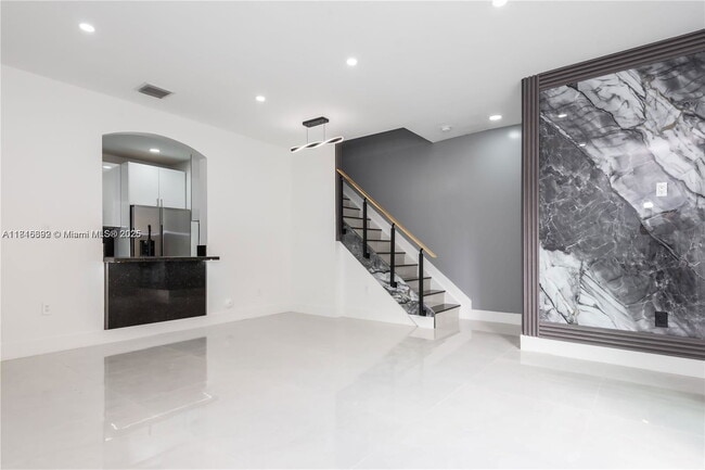 Building Photo - 939 NE 42nd Ter