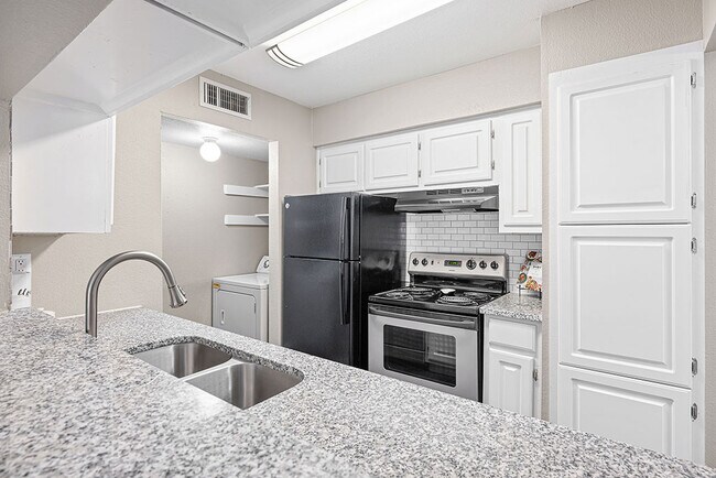 Foto del edificio - Austin Midtown Apartments