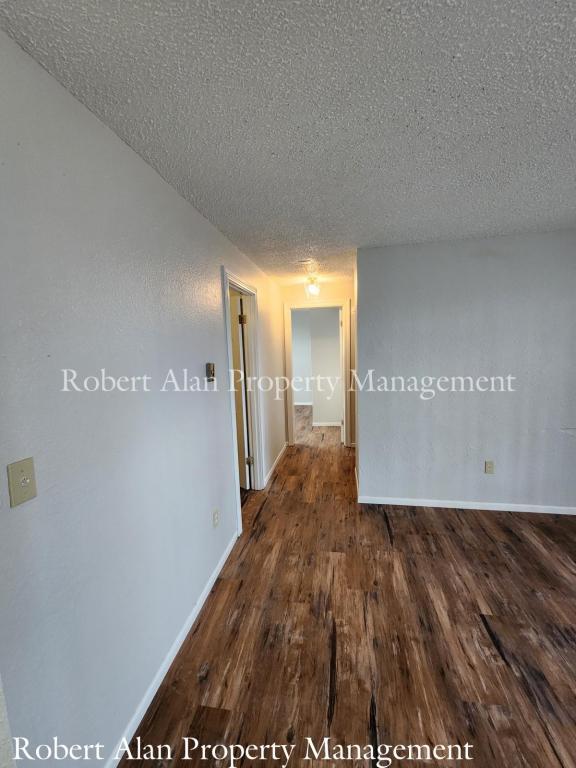 Foto del edificio - 617 1/2  NW 3rd