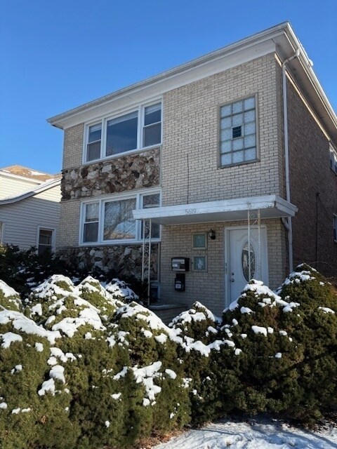 Foto del edificio - 5619 N Menard Ave