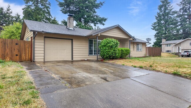Building Photo - Charming 3BR Home with Massive Fenced in Yard