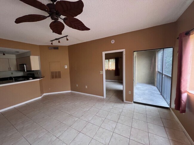 Foto del edificio - Pretty, updated 1 bed, 1 bath in Fort Lauderdale