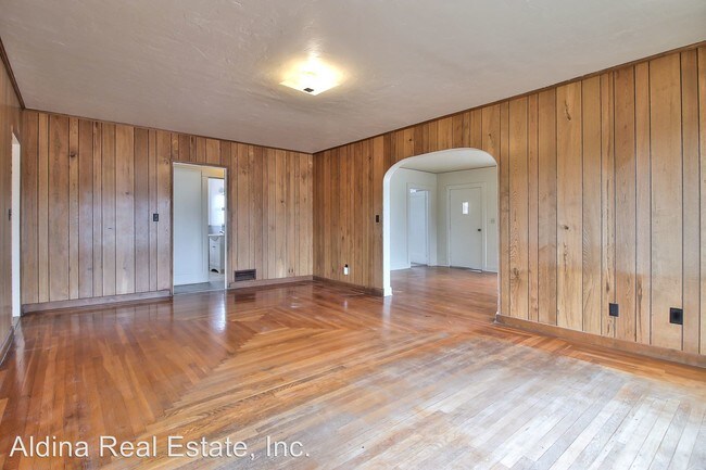 Building Photo - 10598 Mcdougall St