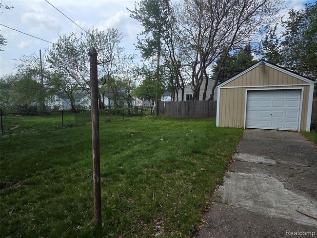 Building Photo - 7211 Paige Ave