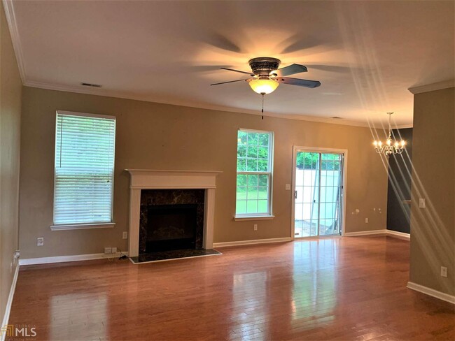 Building Photo - 186 Bellewood Oak Dr