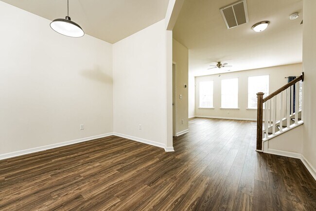 Building Photo - Beautifully Maintained 3 Bed 2.5 Bath Home in Sophia Landing