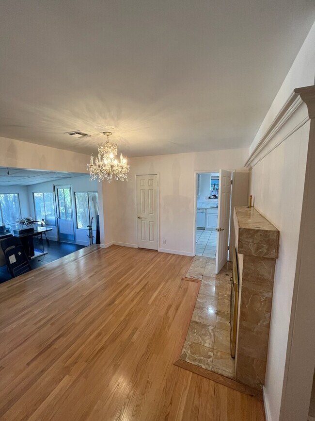 15425 Dickens St, Sherman Oaks, CA 91403 House Rental in Sherman Oaks