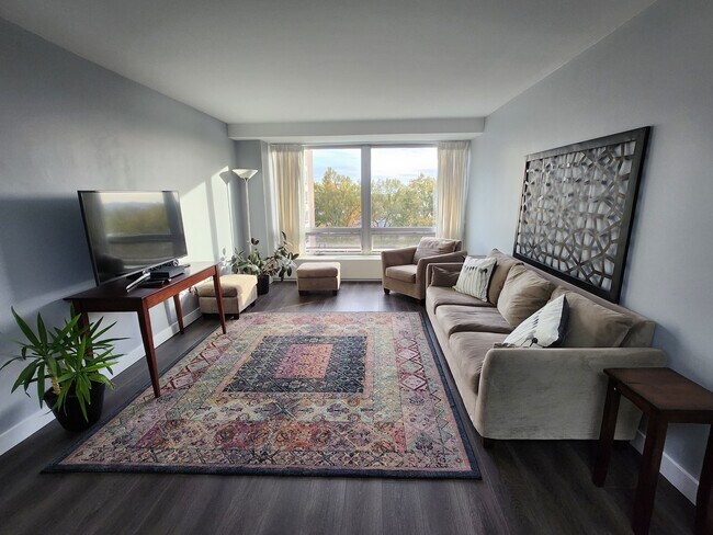 Foto del edificio - 1425 4th St SW