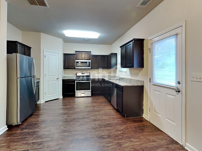 Foto del edificio - 4055 Clay Ct SE