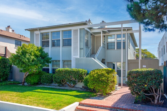 Building Photo - 630 E San Antonio Dr