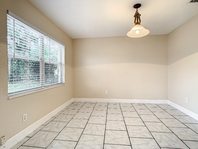 Foto del edificio - 546 Clarewood Blvd