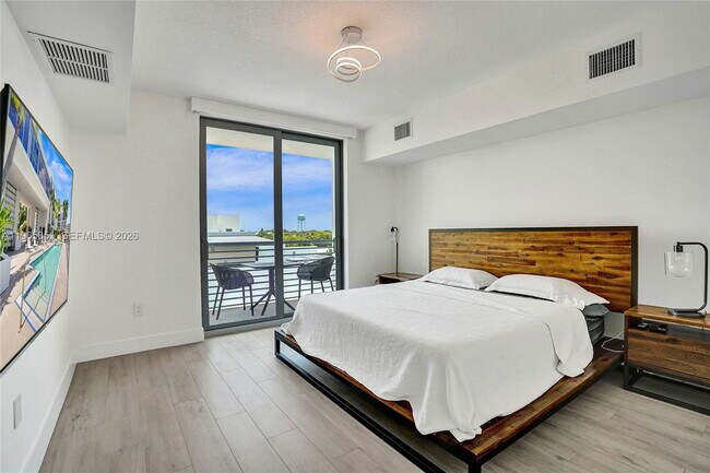 Foto del edificio - Southeast 1st Avenue, Delray Beach, FL 33444 - 1 BR 1 BA condo