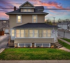 Building Photo - 401 W Elm St