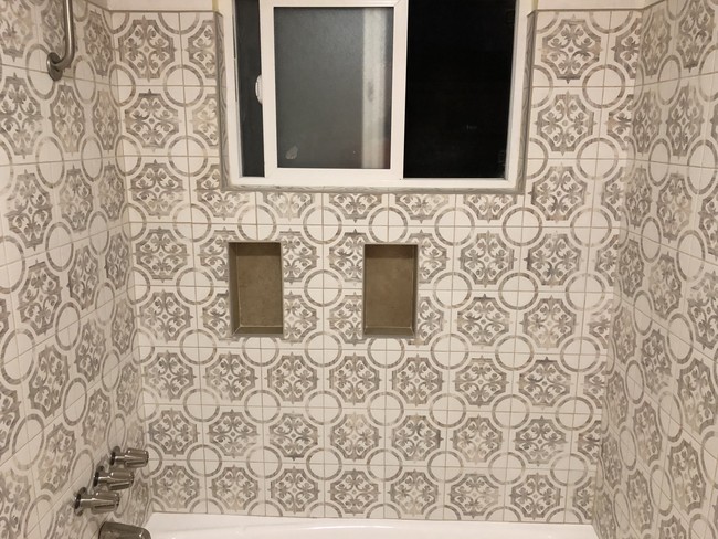 Bathroom 1 - 553 E Hyde Park Pl