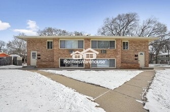 Building Photo - 5500 N Bryant Ave