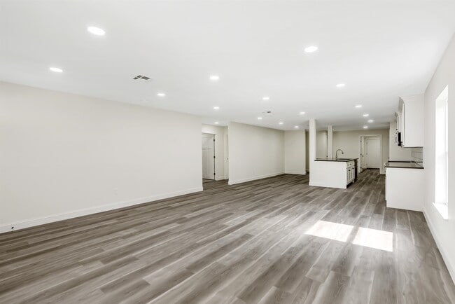 Foto del edificio - 503 W Sallier St