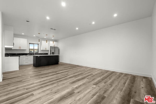 Building Photo - 1920 S Sherbourne Dr