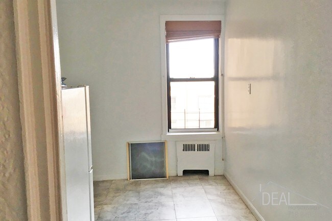 Building Photo - 209 Brighton 15Th St