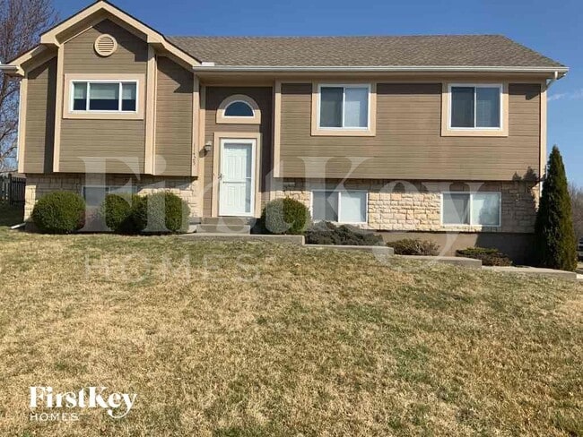 Building Photo - 11425 N Farley Ave