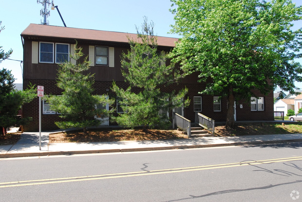 1115 Knopf St, Manville, NJ 08835 Apartments in Manville, NJ