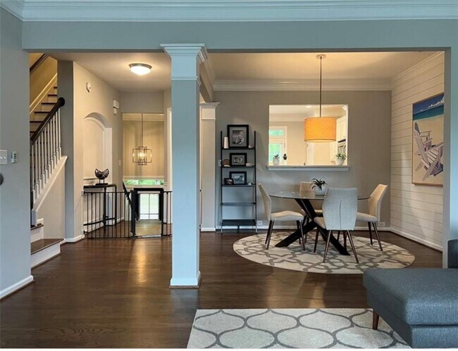Foto del edificio - 3918 Charleston Market St NW