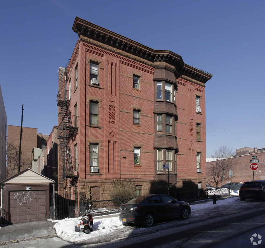 Building Photo - 1091 Lorimer St