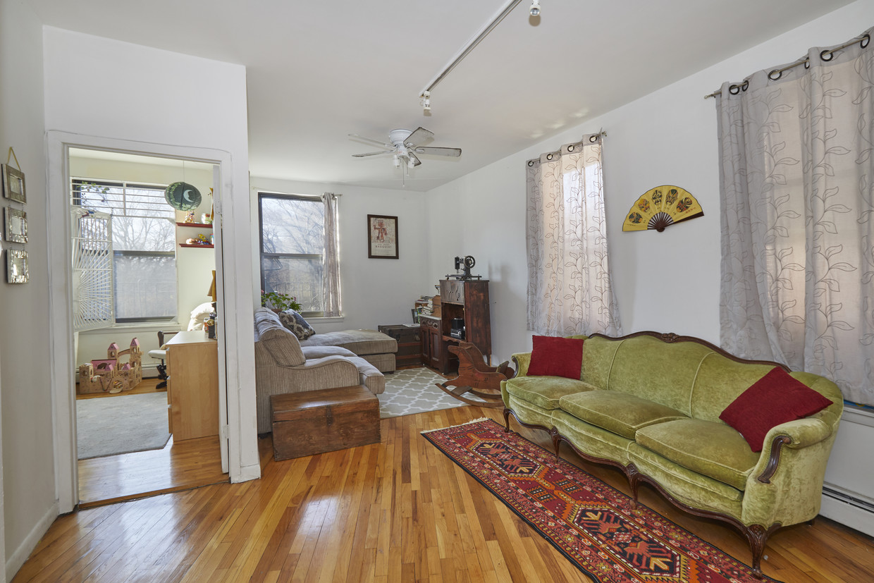 Primary Photo - 115 Eastern Pkwy