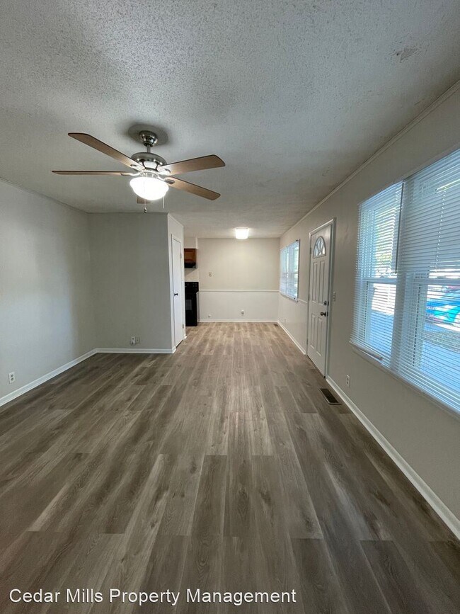 Foto del edificio - 4 br, 2 bath House - 409 W 7th St.