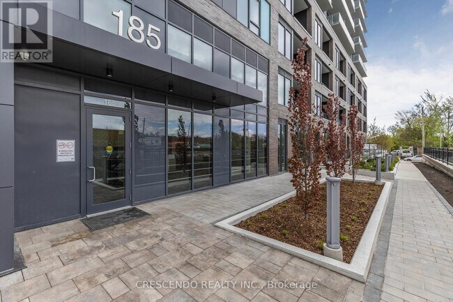 Photo du bâtiment - 185 Deerfield Rd