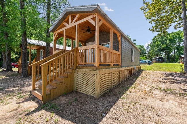 Building Photo - 3700 Schillinger Rd N