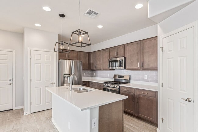 Building Photo - Spacious, Stylish, and Ready for You!
