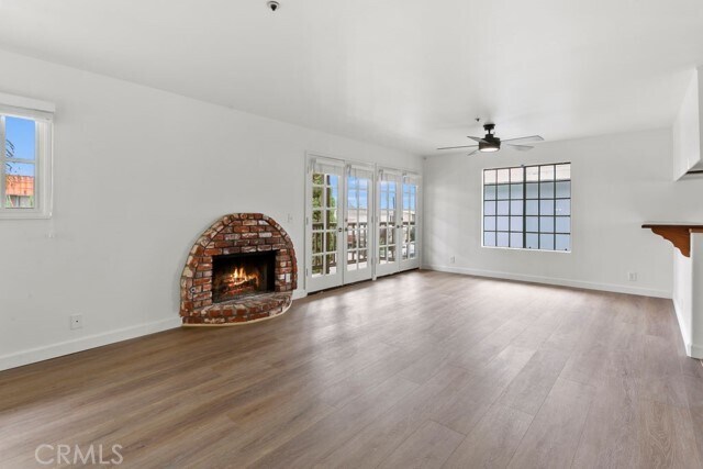 Building Photo - 310 W Avenida Palizada