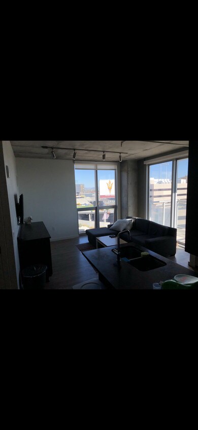 Living Room - 323 E Veterans Way