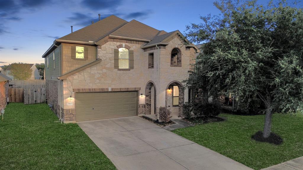 Foto principal - 11022 Hayden Falls Dr