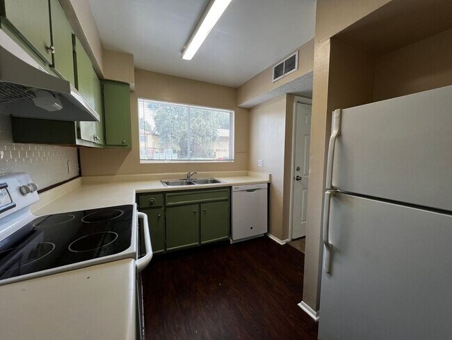 Building Photo - 12124 Napiers Cir