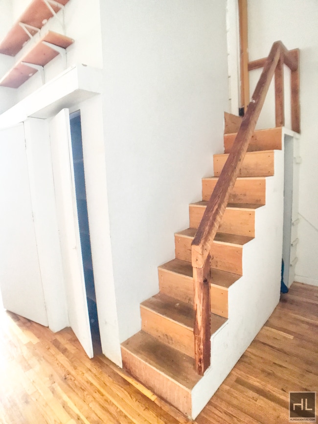 Building Photo - Big Loft! 4 Bed