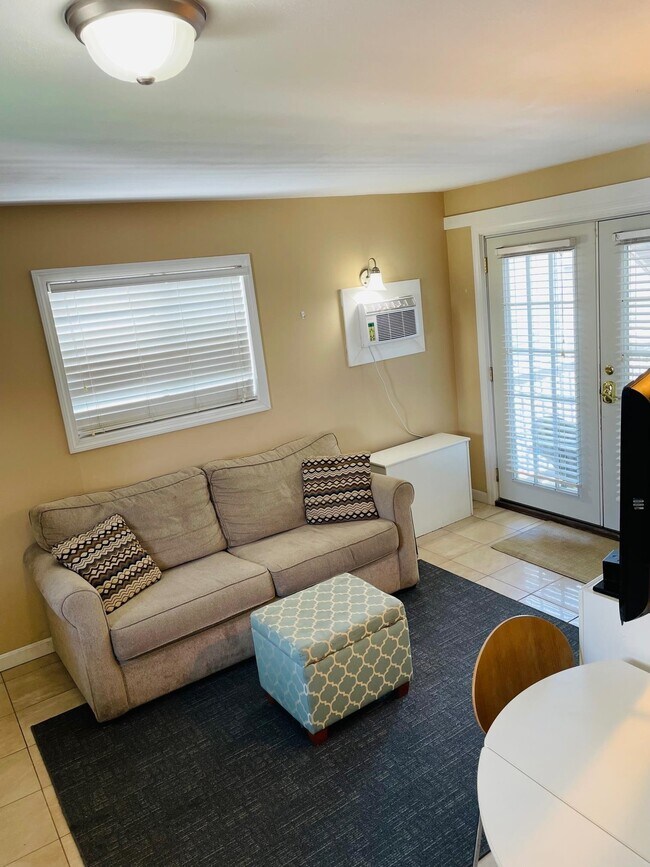 12 G St Unit 46, Hampton, NH 03842 Room for Rent in Hampton, NH