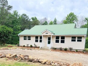Building Photo - 3406 Holly Springs Rd
