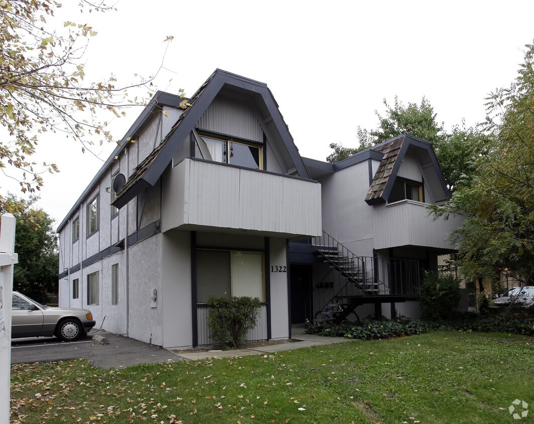 Foto principal - 1322 Drake Dr