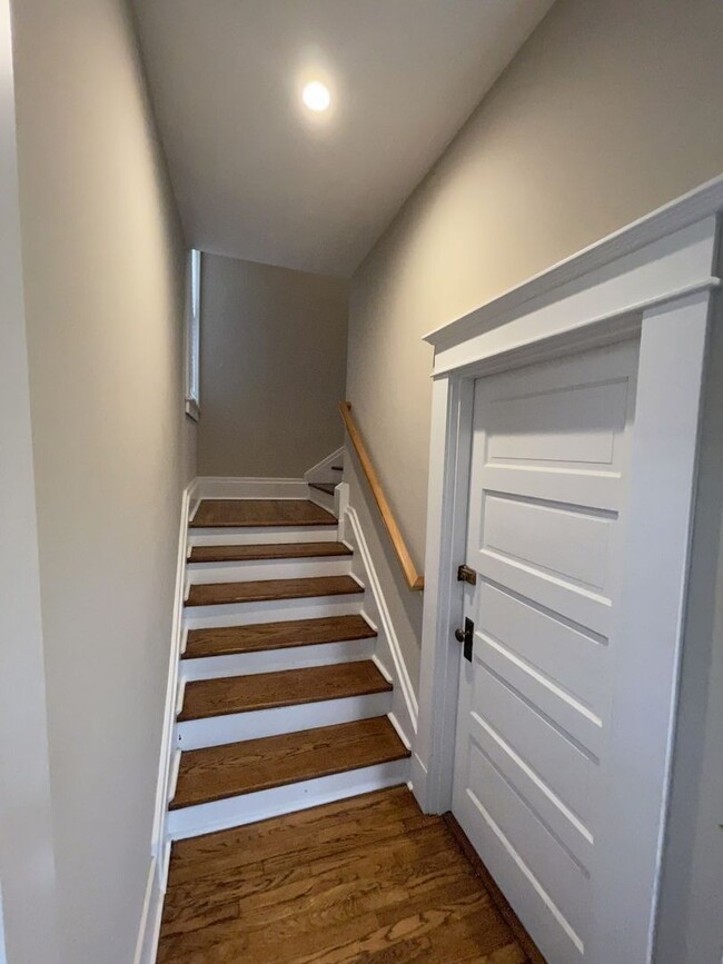 Building Photo - 226