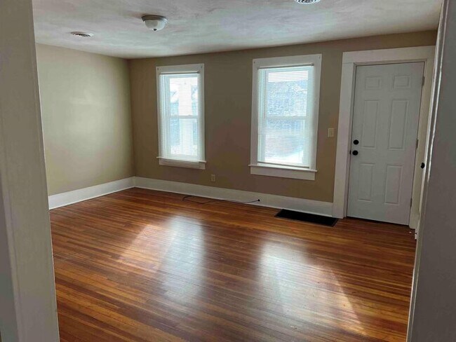 Foto del edificio - 412 Tompkins St