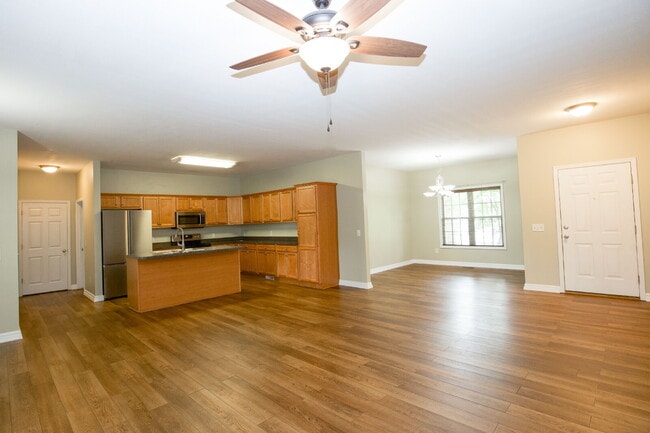 Foto del edificio - 110 Willow Creek Ln