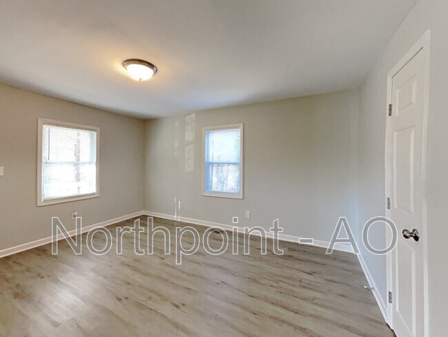 Foto del edificio - 2036 Phillips Dr SE